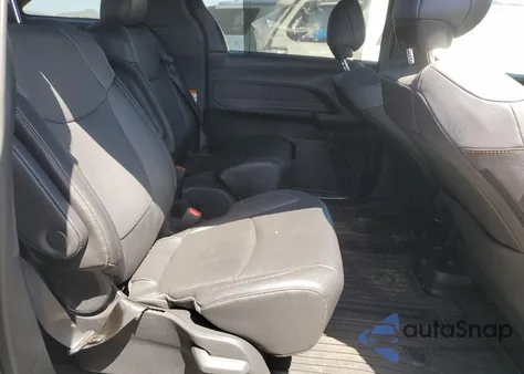 2023 Toyota Sienna Xse z USA, uszkodzony, nr VIN 5TDCSKFC4PS101490